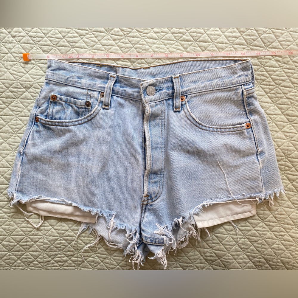 Vintage style Levi’s 501 Shorts (measurements shown above)